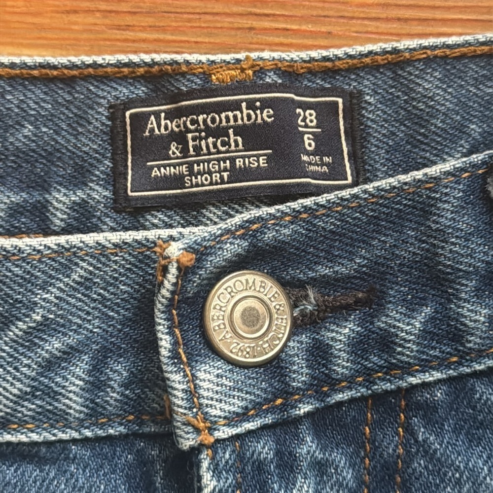 Abercrombie & Fitch Annie High Rise Short 28 size 6 - Picture 2 of 5